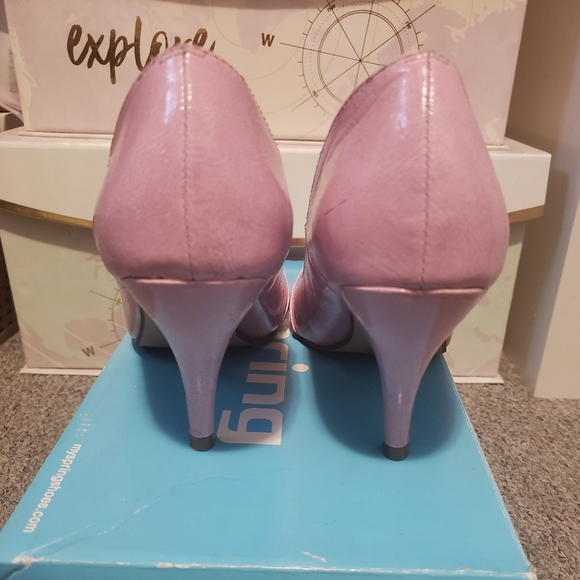 Peep toe shoes - Picture 2 of 3